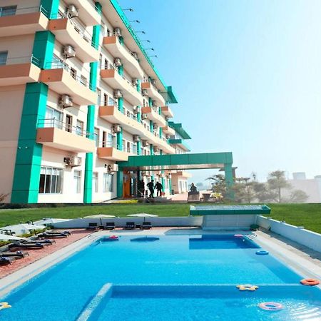 Gautam Buddha Airport Hotel Bhairāhawā Exteriör bild