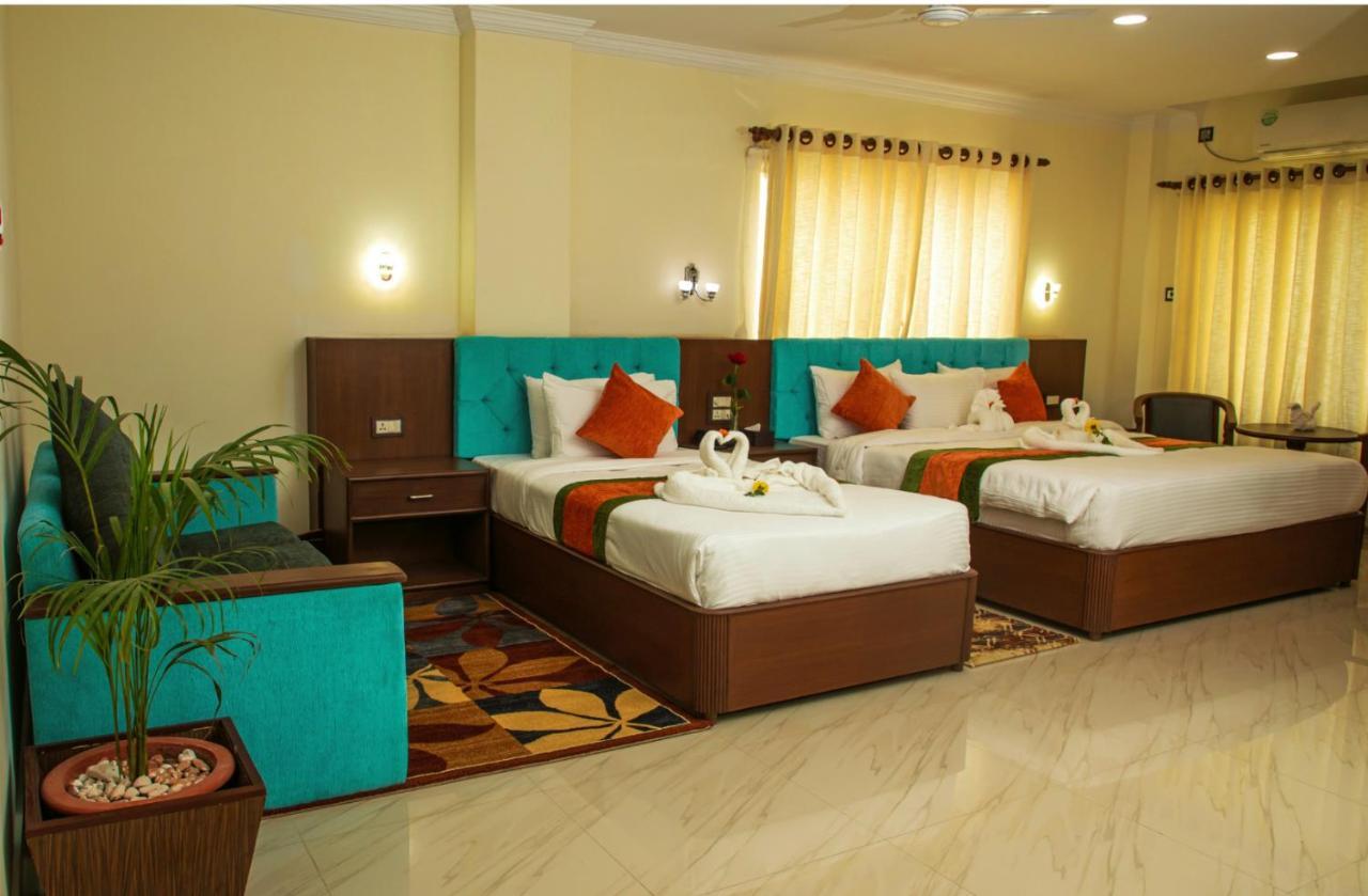 Gautam Buddha Airport Hotel Bhairāhawā Exteriör bild