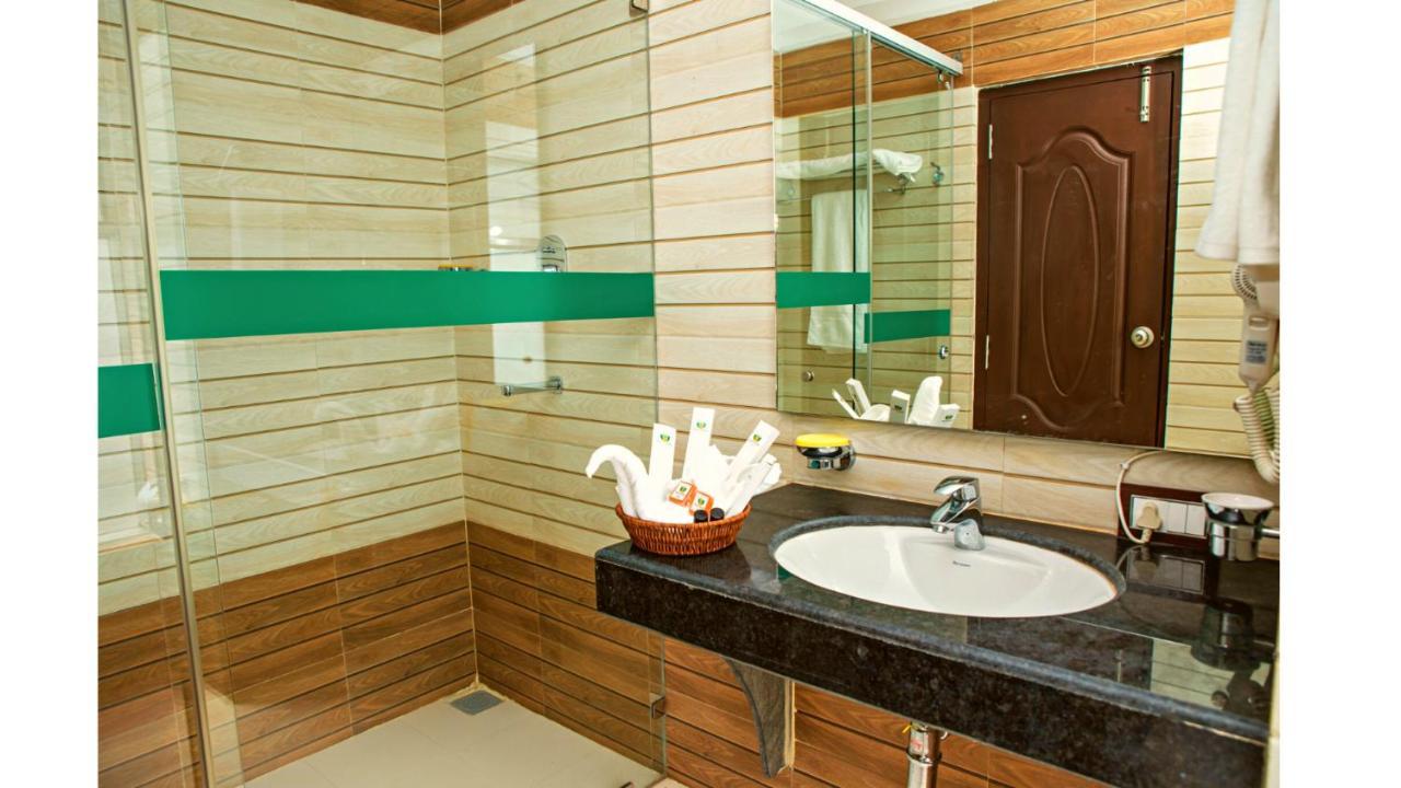 Gautam Buddha Airport Hotel Bhairāhawā Exteriör bild
