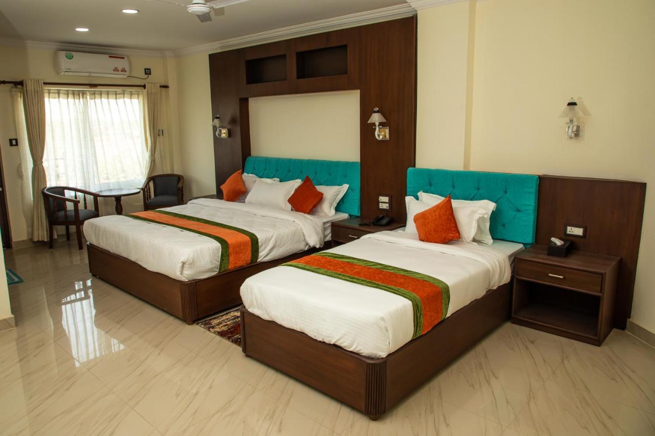 Gautam Buddha Airport Hotel Bhairāhawā Exteriör bild