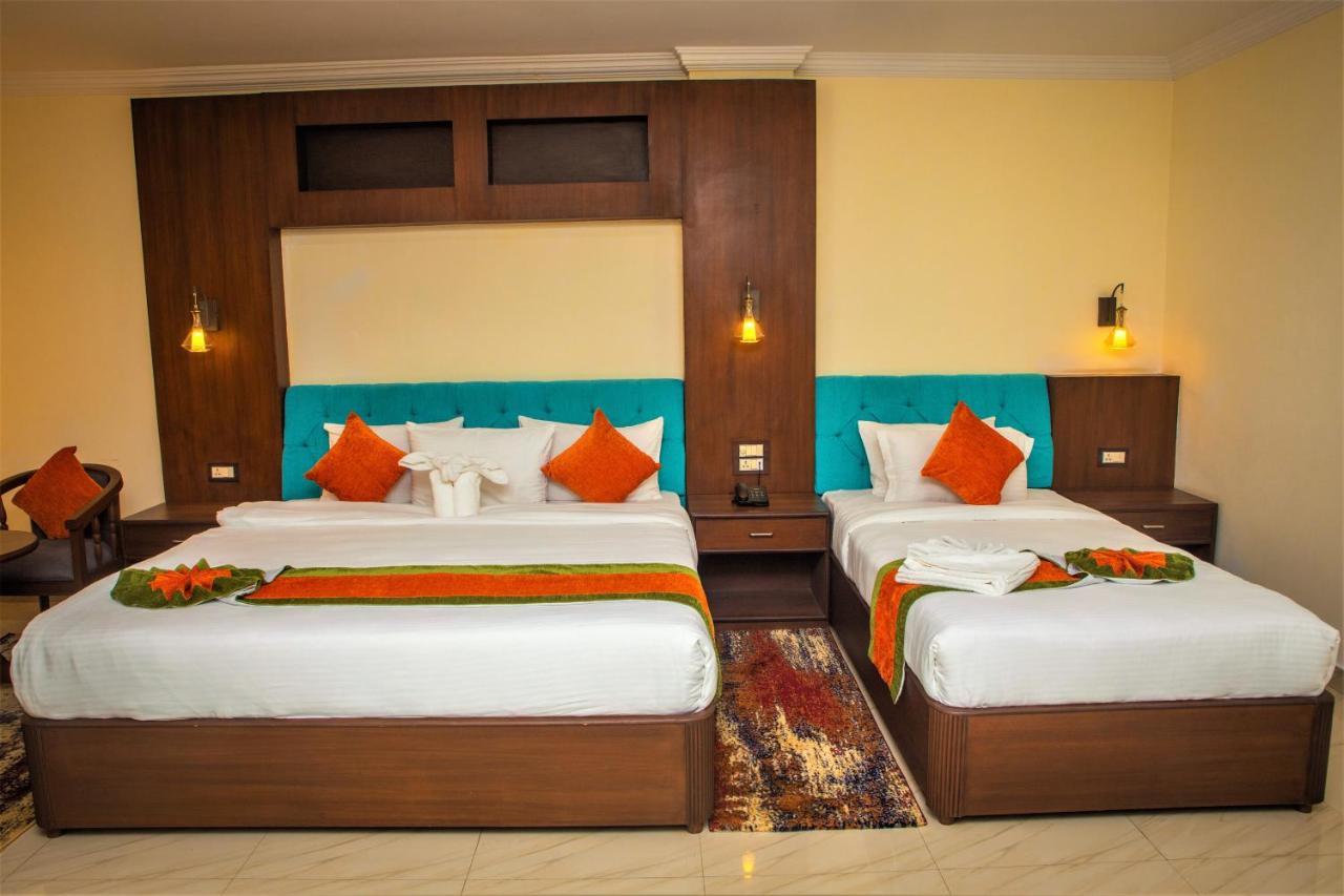 Gautam Buddha Airport Hotel Bhairāhawā Exteriör bild