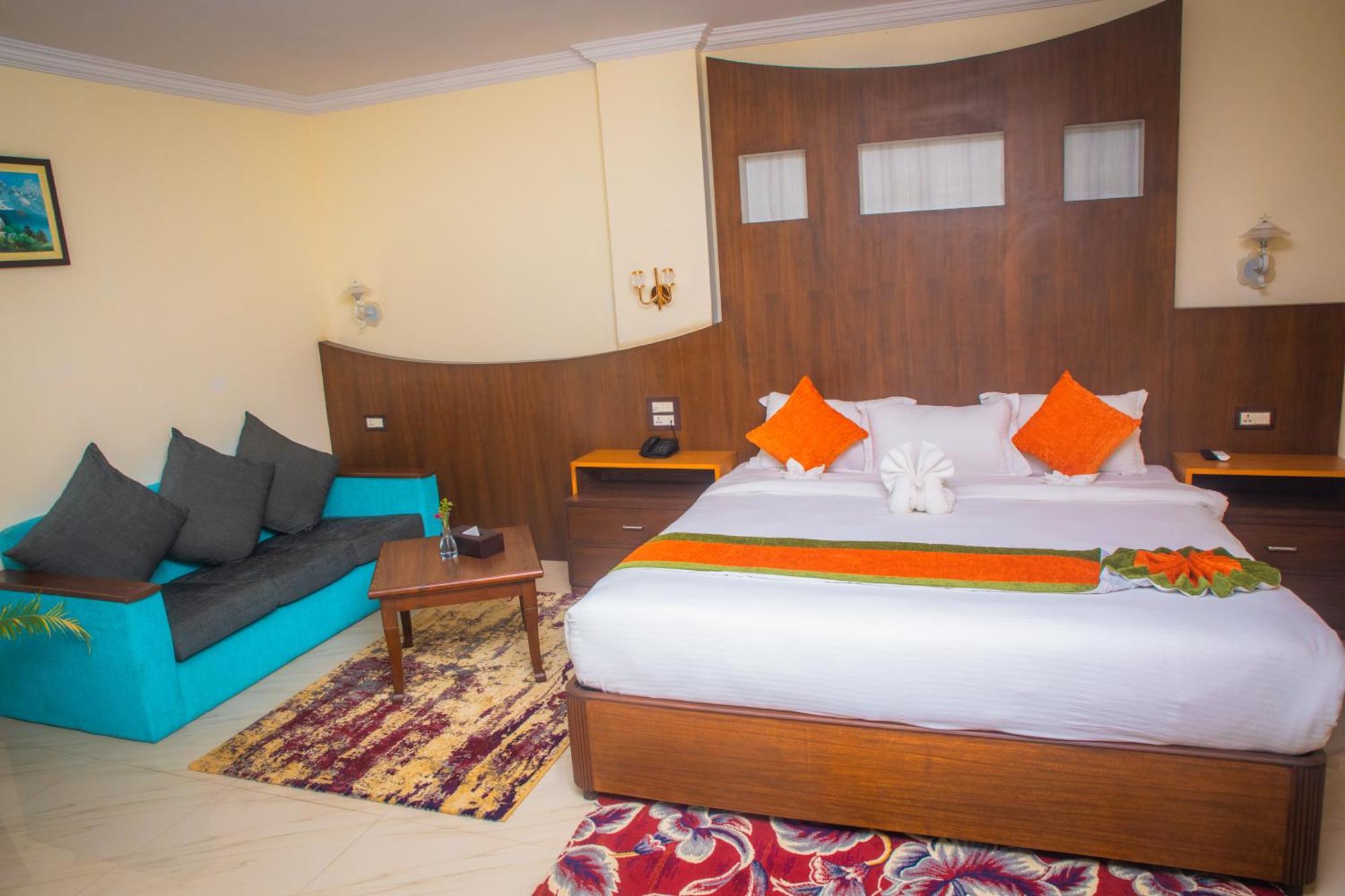 Gautam Buddha Airport Hotel Bhairāhawā Exteriör bild
